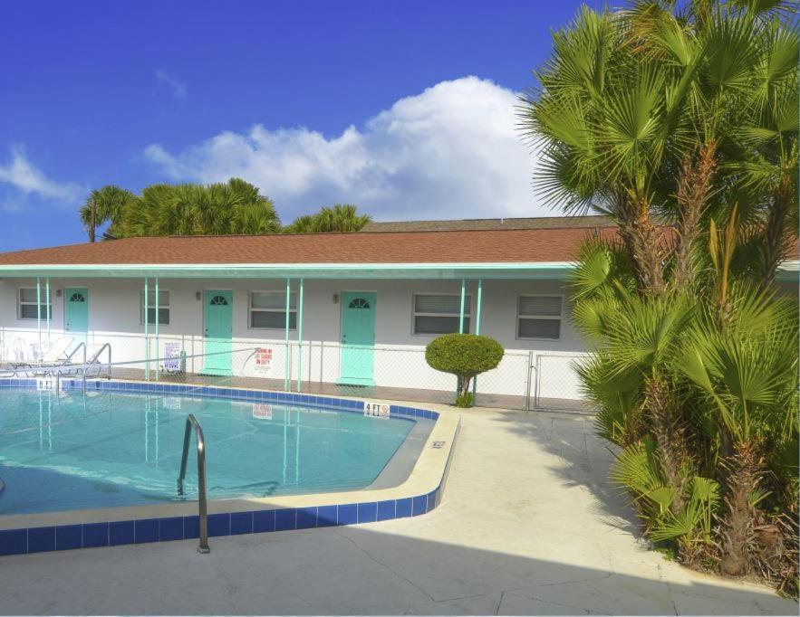 Sun Island Motel St. Pete Beach Exterior foto